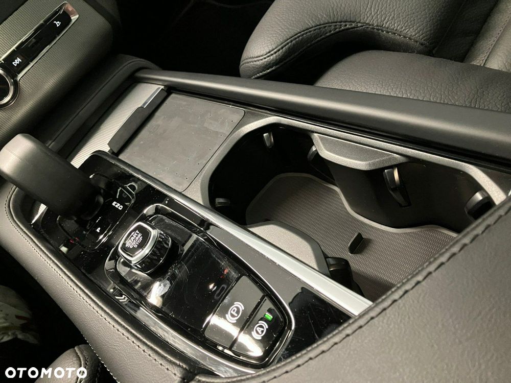 Volvo XC 90 B5 D AWD Plus Bright - 20