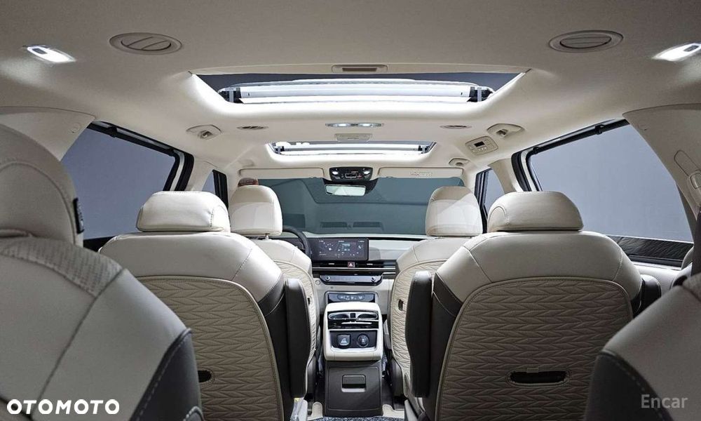 Kia Carnival - 22