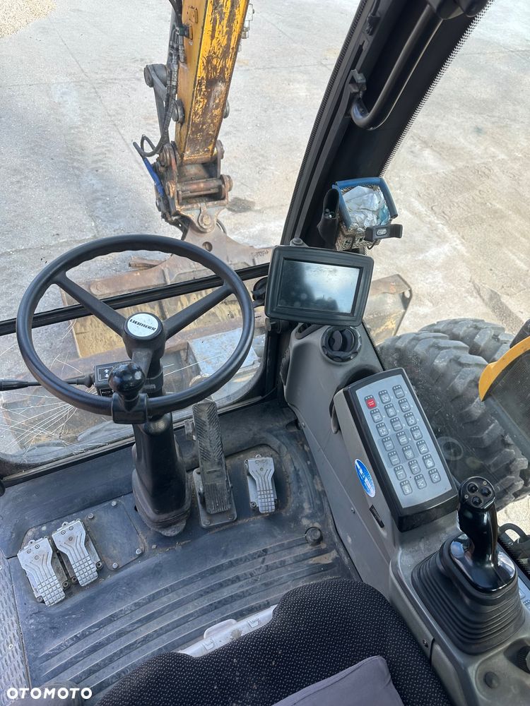 Liebherr 914 Compact - 11
