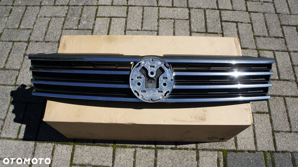 ATRAPA PRZEDNIA GRILL VW TOUAREG II 7P6 LIFT - 1