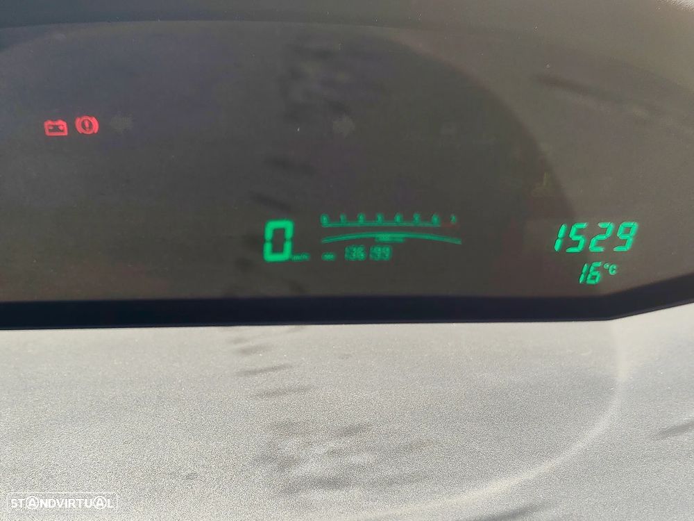 Toyota Yaris 1.0 VVT-i AC Manual - 9