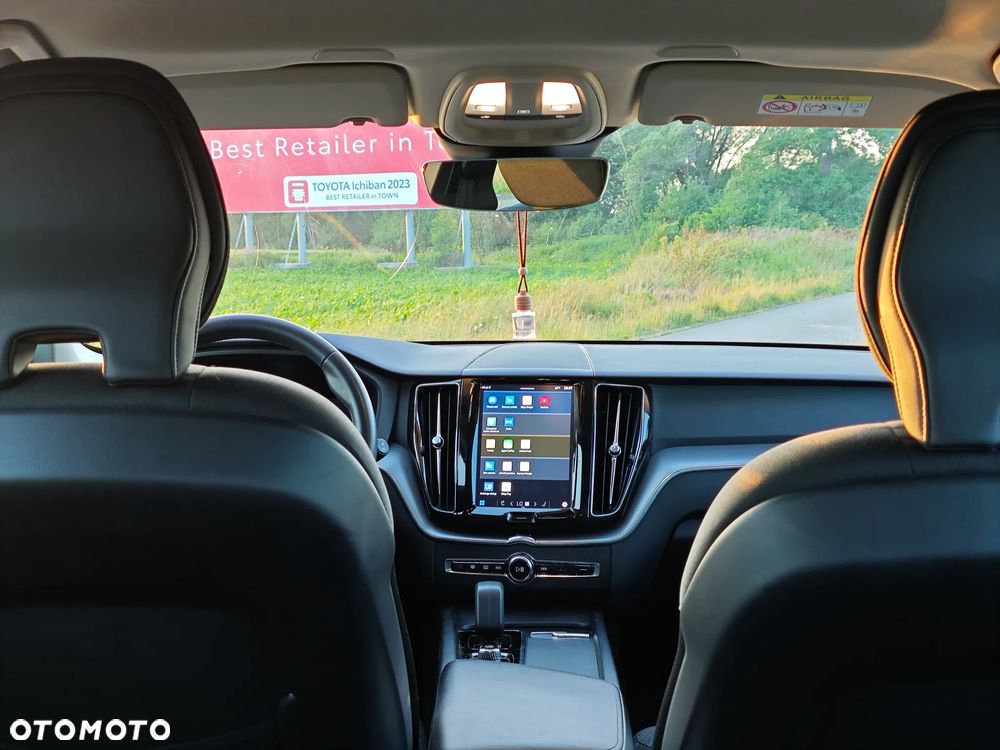 Volvo XC 60 B4 D Geartronic Momentum Pro - 28