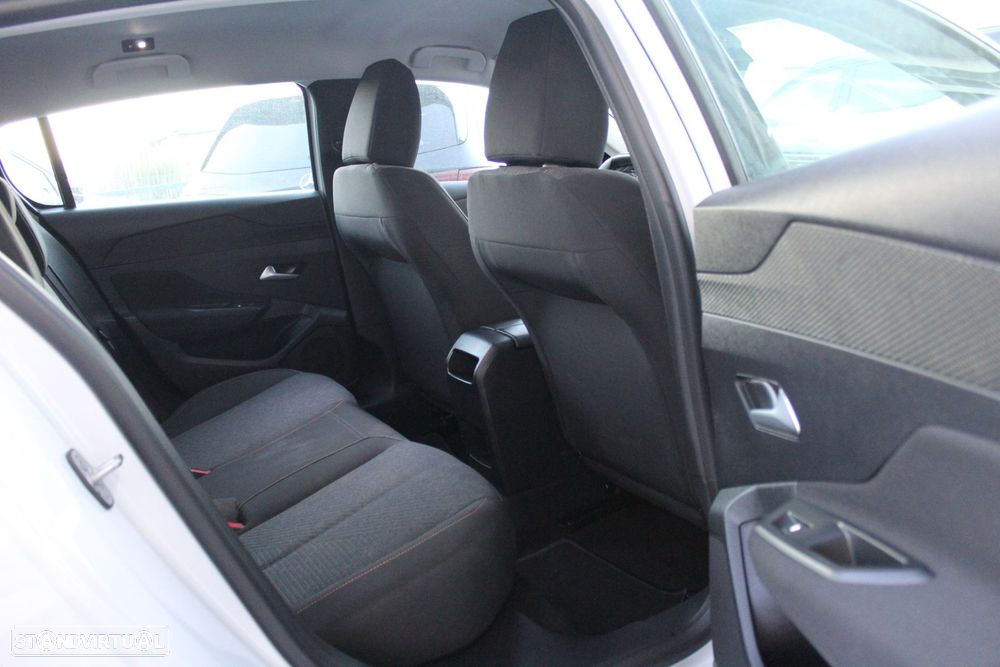 Peugeot 308 1.2 Hybrid Style e-DCS6 - 12