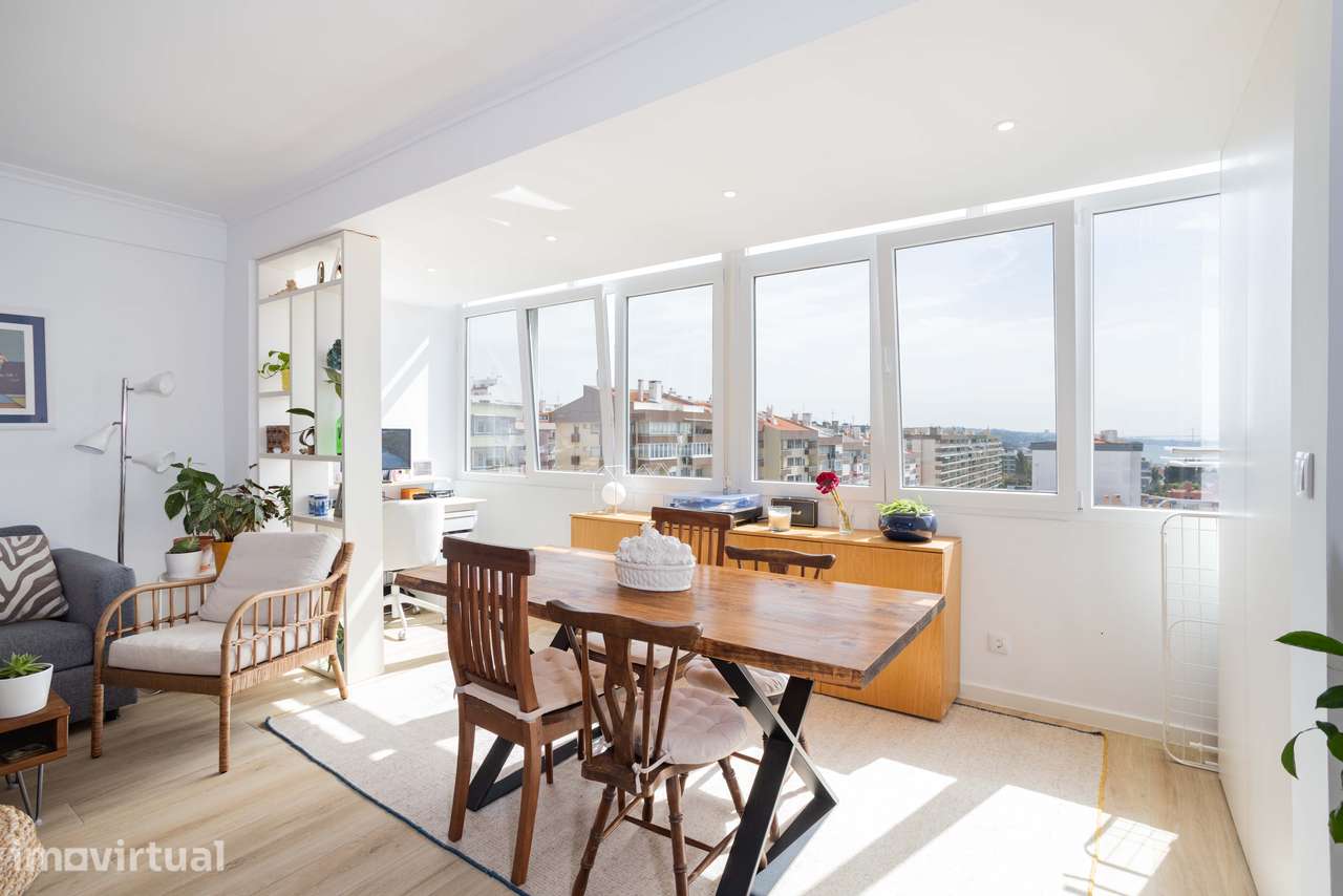 Apartamento T2 Remodelado com Vista Desafogada sobre o Tejo no Centro - Grande imagem: 2/33
