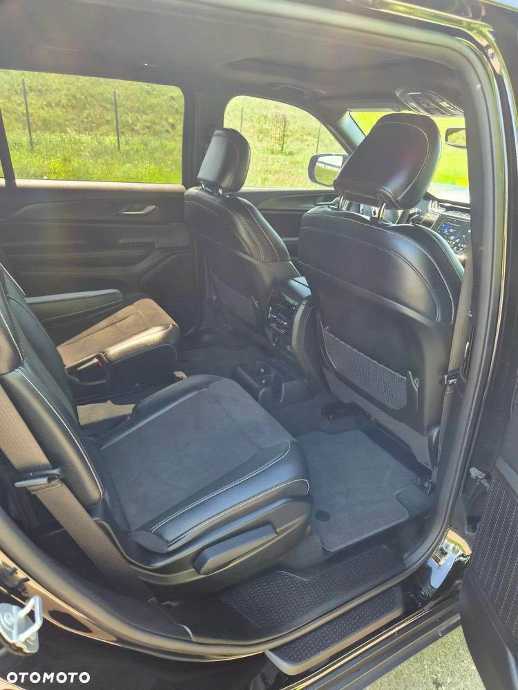 Jeep Grand Cherokee - 16