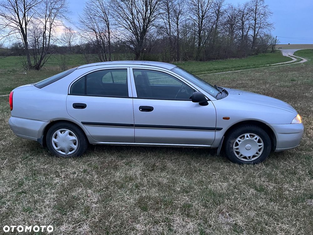 Mitsubishi Carisma 1600 GL - 4