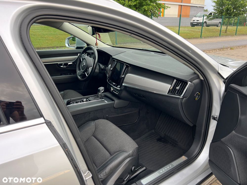 Volvo V90 D4 Momentum Pro - 14
