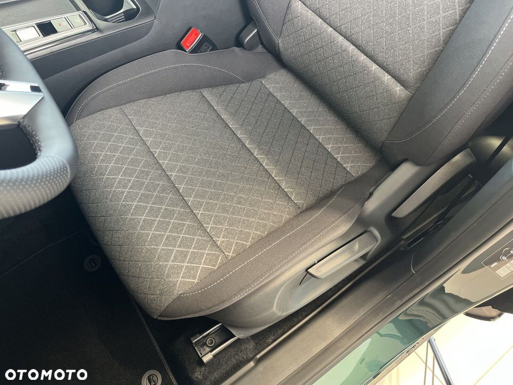 MG ZS Hybrid+ - 13