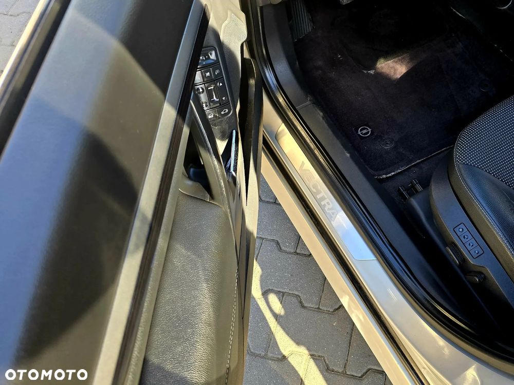 Opel Vectra 2.0 Turbo Cosmo - 26