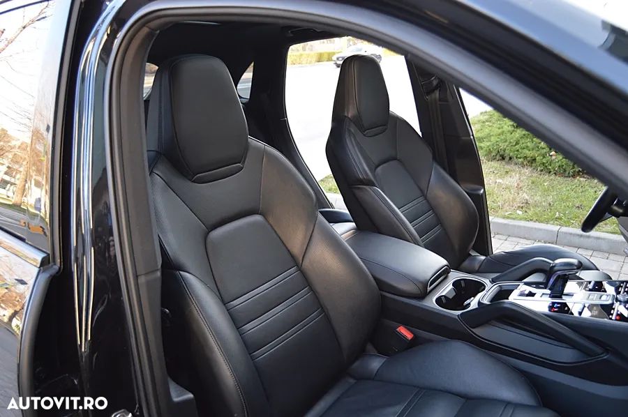 Porsche Cayenne Tiptronic S Platinum Edition - 29