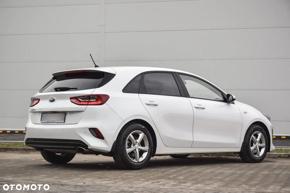 Kia Ceed 1.4 L - 12