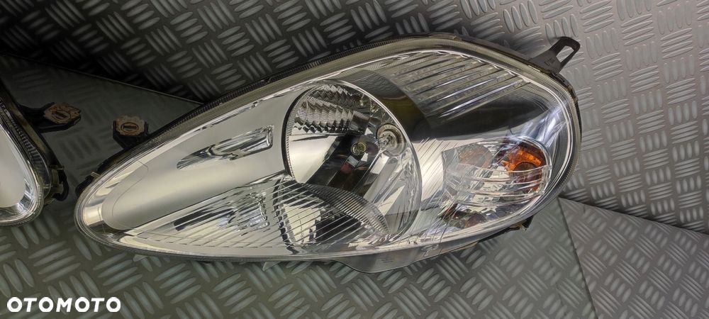 reflektor lampa prawy prawa lewa lewy przód przednia FIAT GRANDE PUNTO EURO - 5