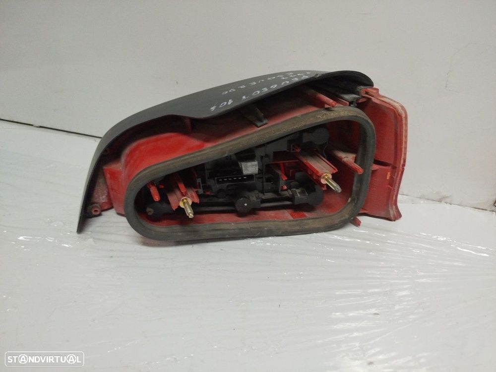 Farolim Stop Esq Peugeot 106 Ii (1A_, 1C_) - 2