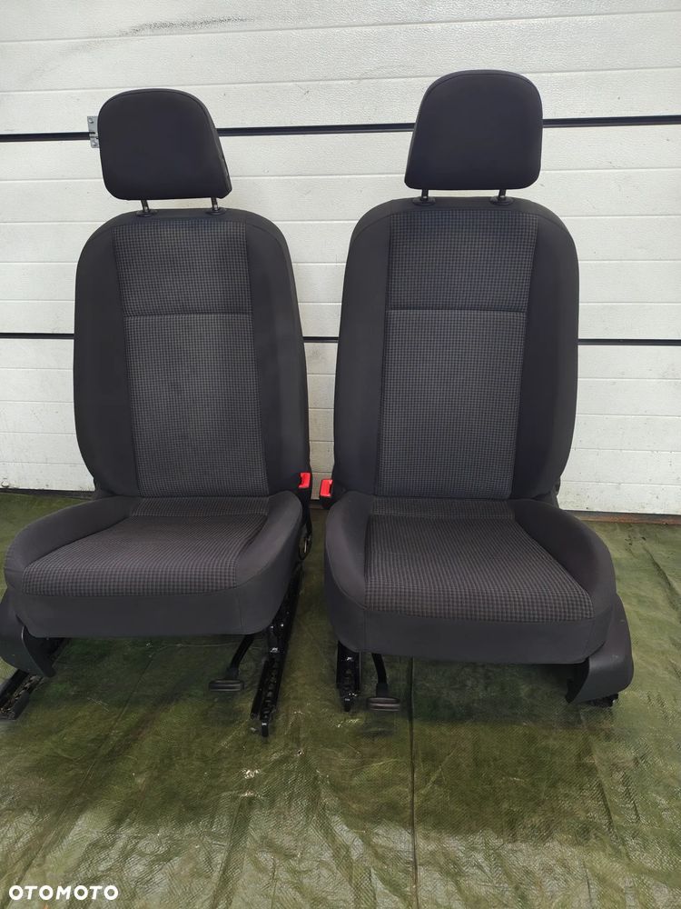 CADDY 2K7 fotel prawy lub lewy super stan - 1