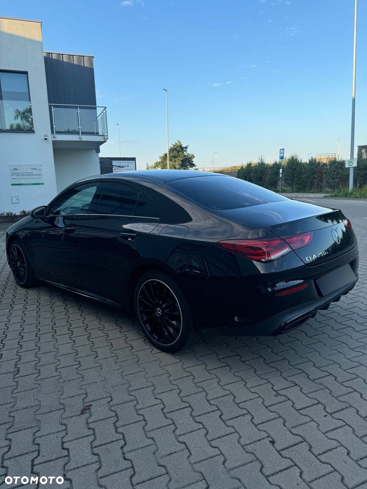 Mercedes-Benz CLA 250 E AMG Line 8G-DCT - 5