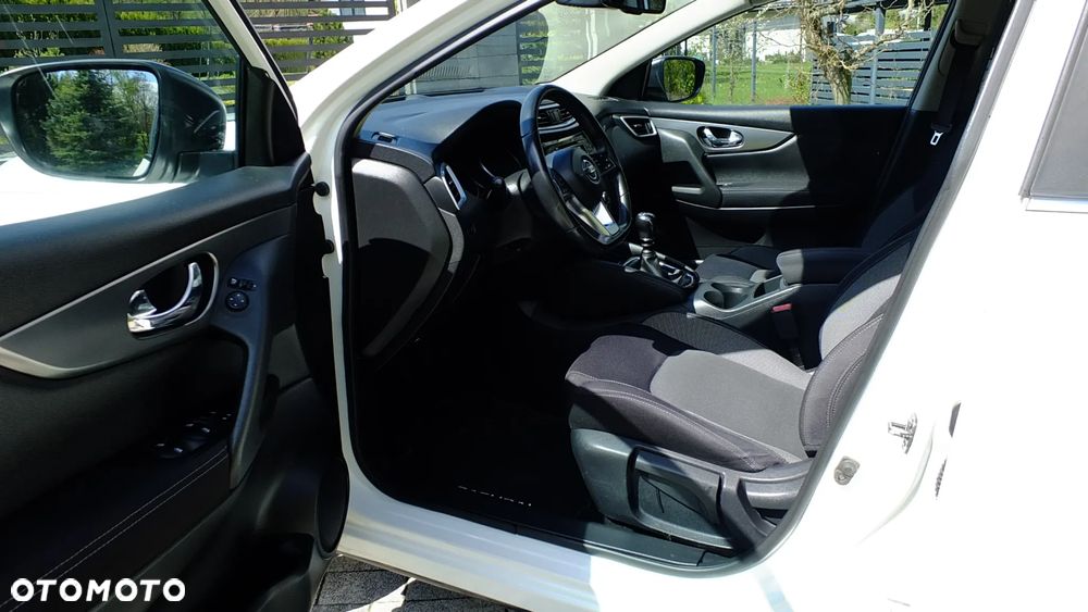 Nissan Qashqai 1.2 DIG-T N-Connecta EU6 - 4