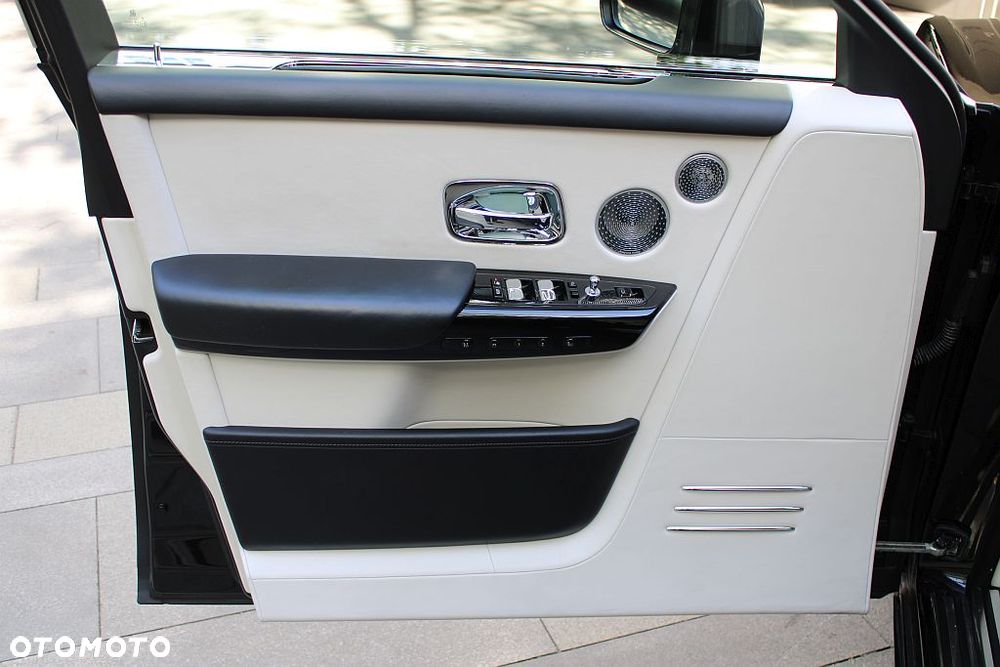 Rolls-Royce Phantom Standard - 14