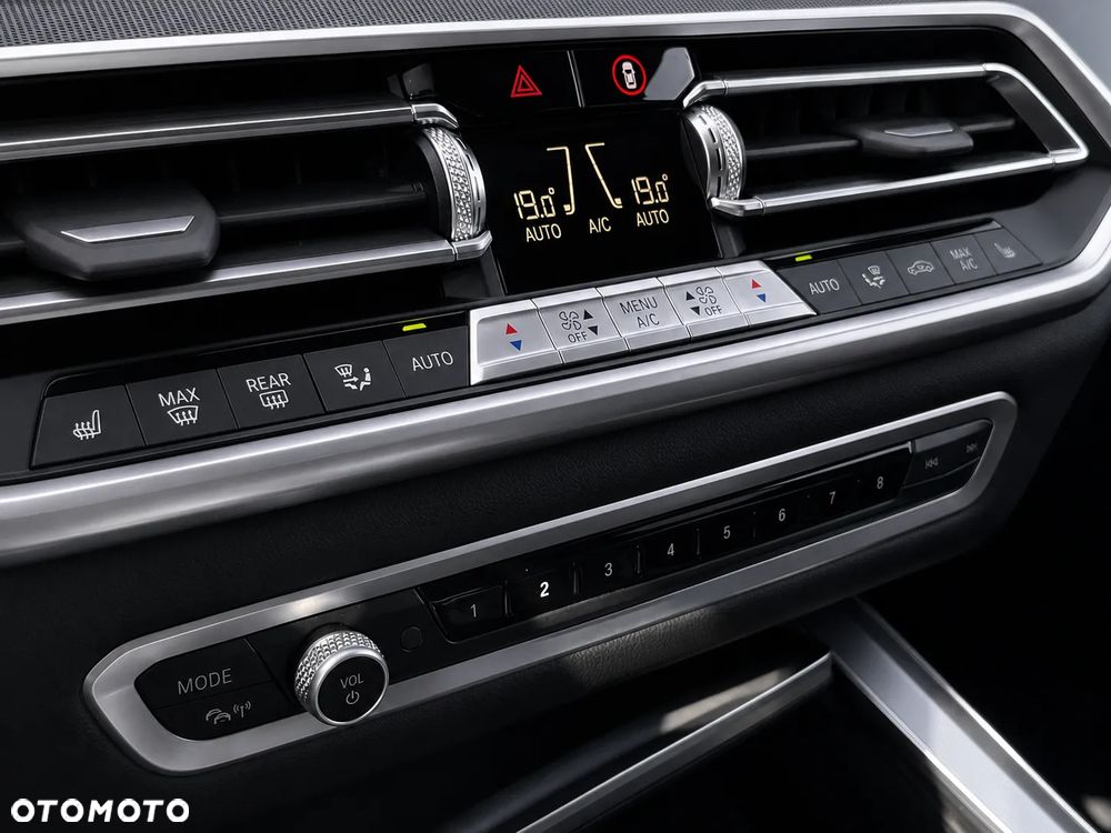 BMW X5 xDrive40i - 12