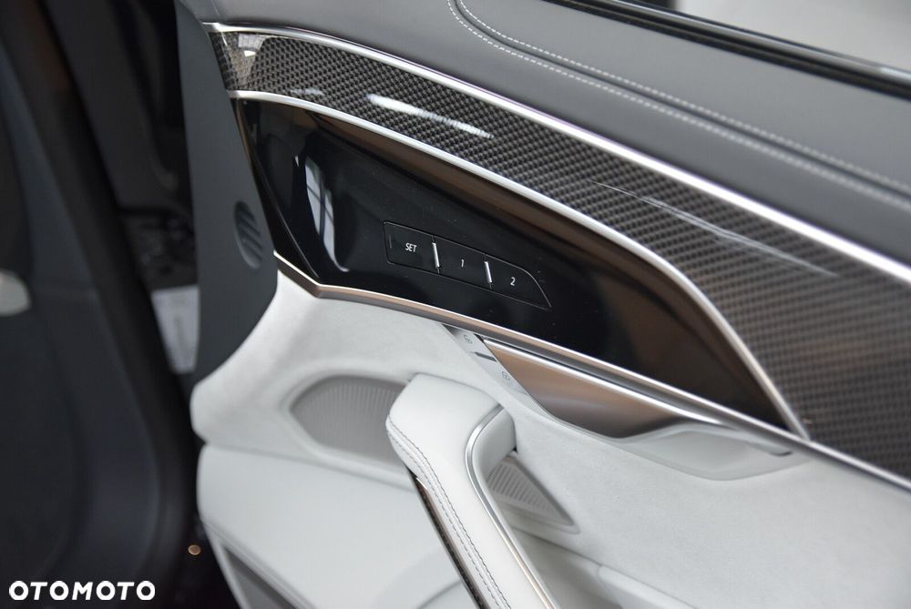 Audi S8 - 33