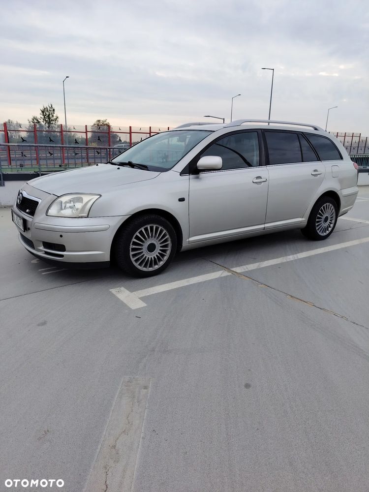 Toyota Avensis - 1