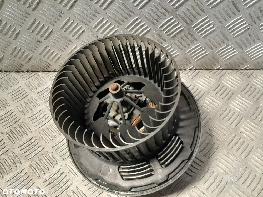 BMW 1 E81 E82 E87 E88 04-11 2.0 Wentylator wiatrak - 4