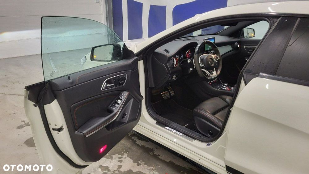 Mercedes-Benz CLA AMG 45 4-Matic - 12