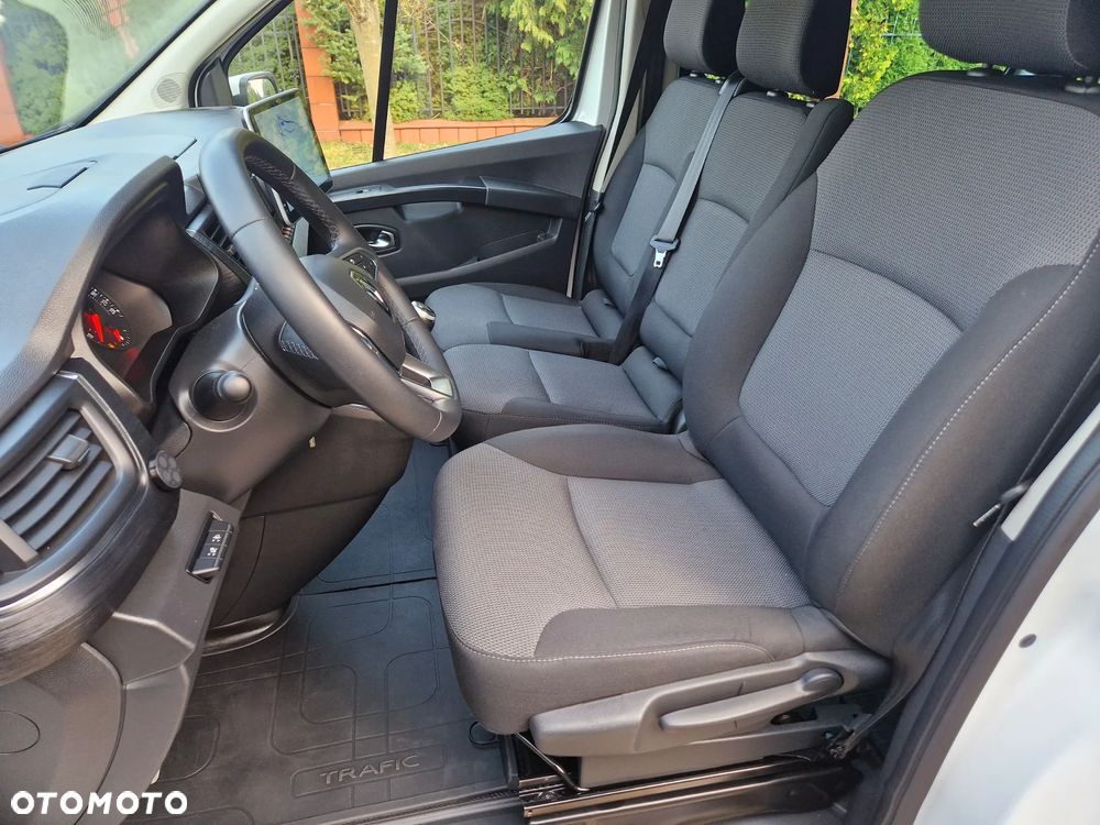 Renault Trafic 2.0 dCi - 24