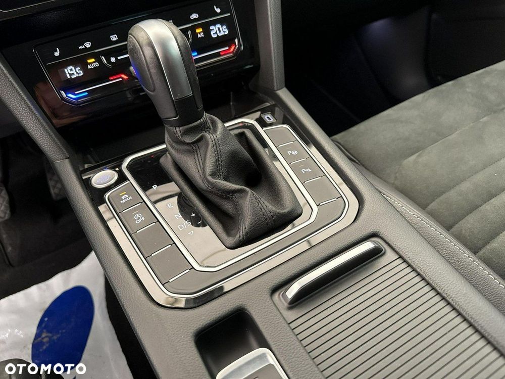 Volkswagen Passat - 17