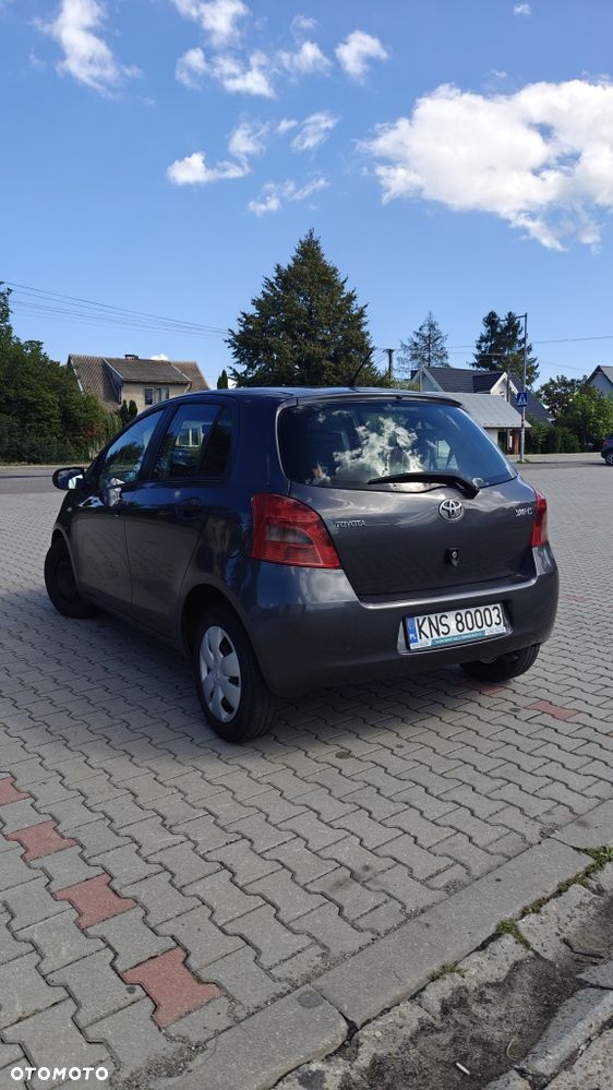 Toyota Yaris - 4
