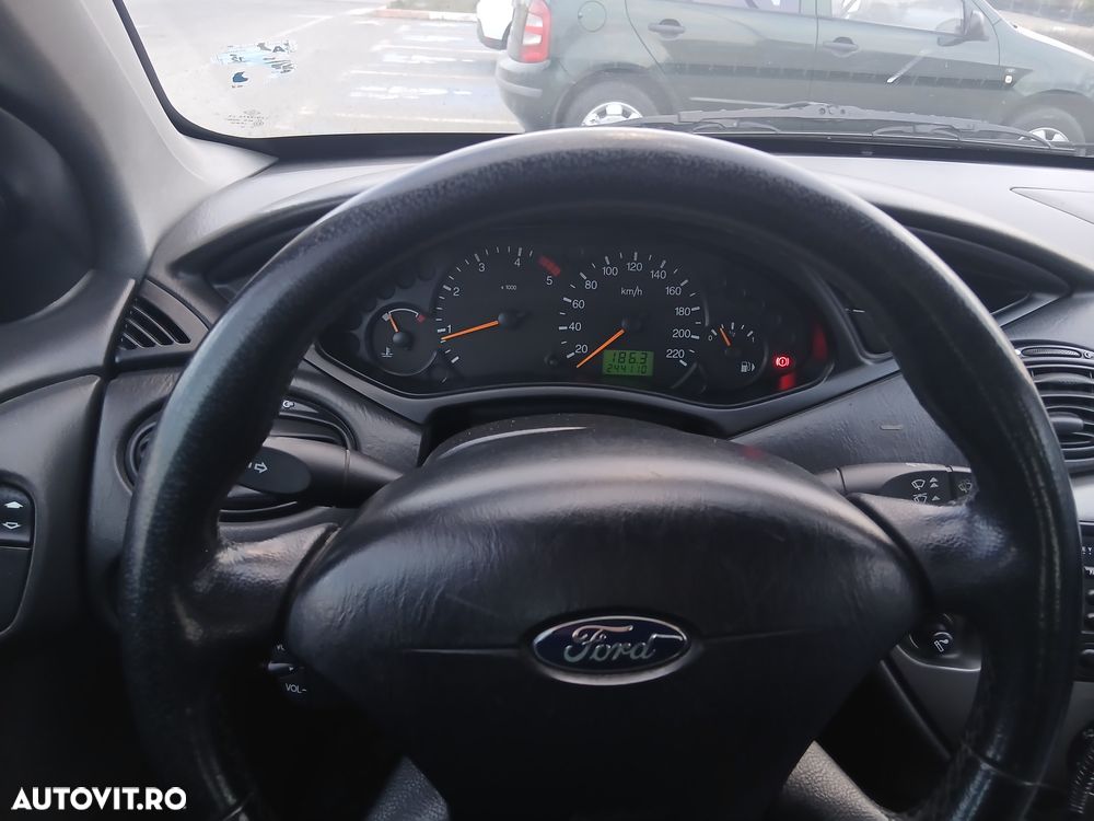 Ford Focus Wagon 1.8TDCi Ghia - 6