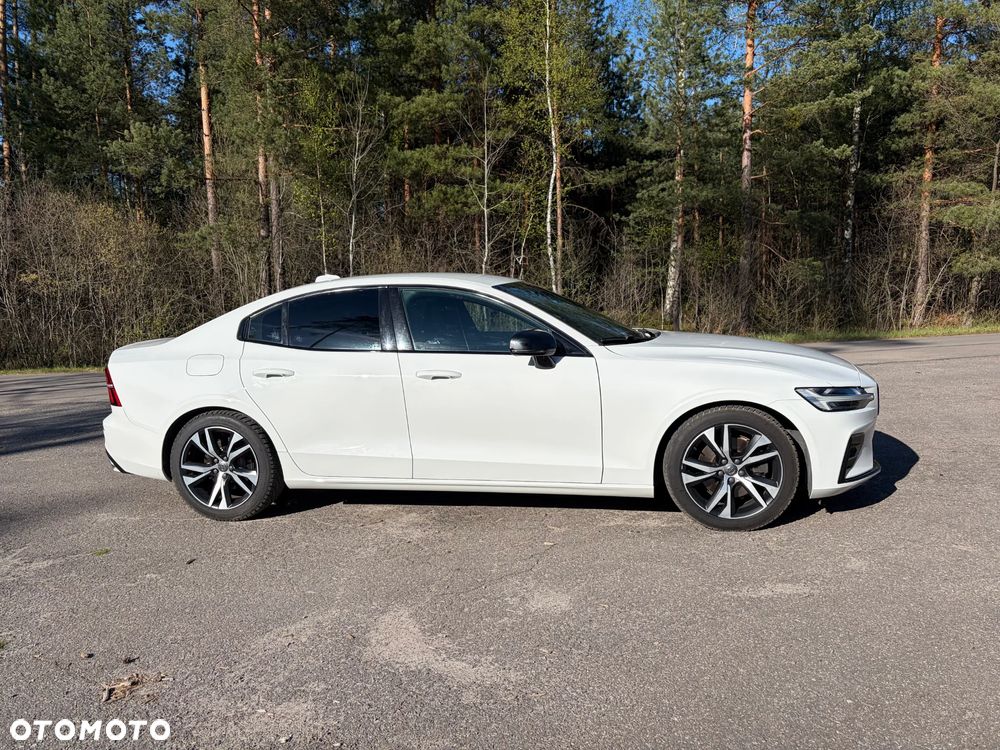 Volvo S60 B4 B R-Design - 2