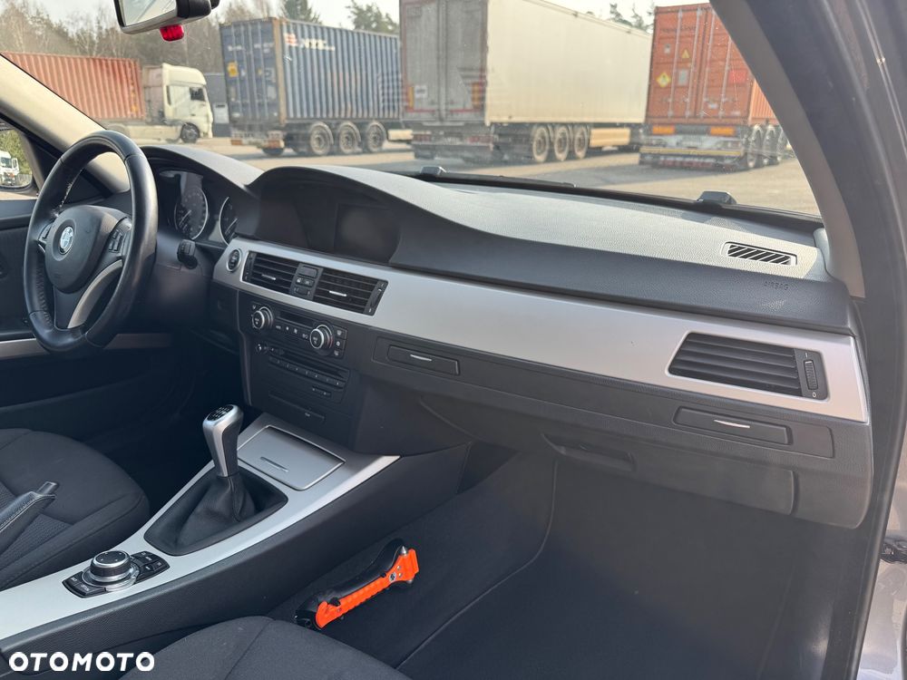 BMW Seria 3 - 28