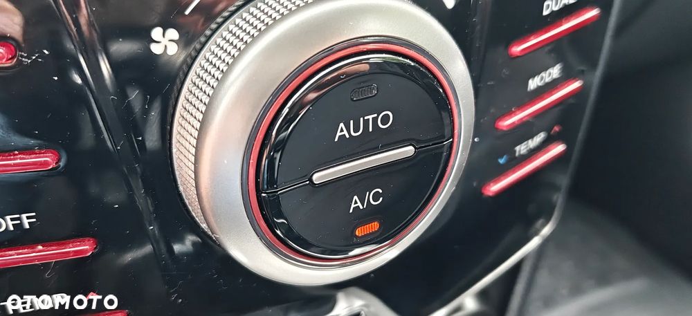 SsangYong/KGM Tivoli e-XGi 160 2WD Sapphire - 37