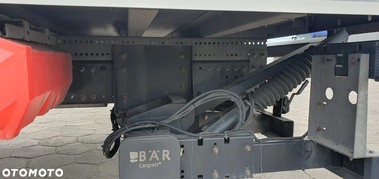 Zabudowa kontener WALTHER + winda BAR Cargolift - 15