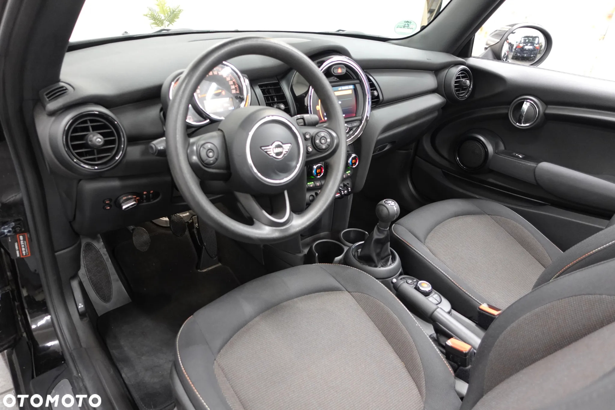 MINI ONE Cabrio - 27