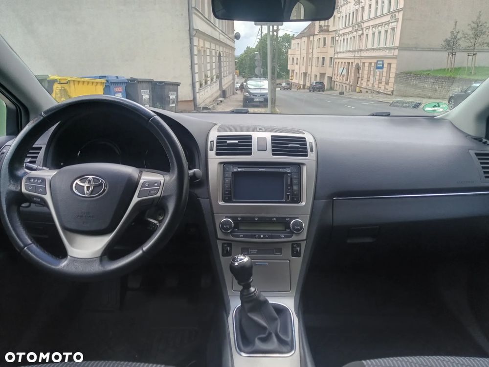 Toyota Avensis - 5
