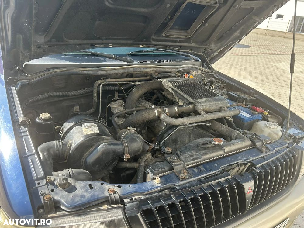 Mitsubishi Pajero - 11