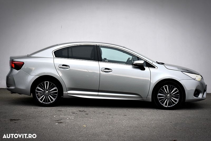 Toyota Avensis 2.0 D-4D Elegance - 9