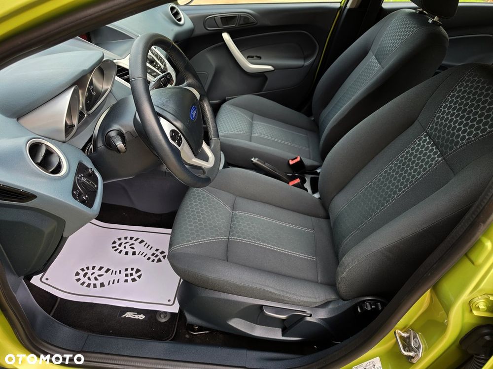 Ford Fiesta 1.4 Titanium EU5 - 24