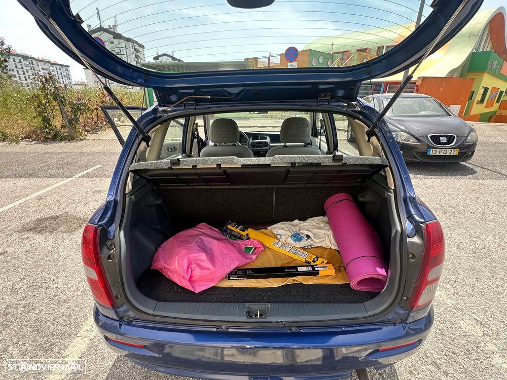 Daihatsu Sirion - 20