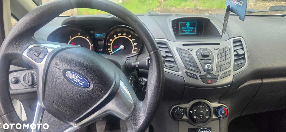 Ford Fiesta - 8