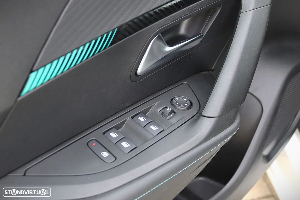 Peugeot 2008 1.2 PureTech Allure - 10