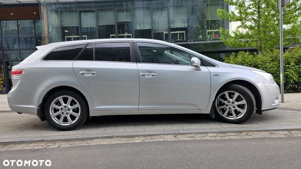 Toyota Avensis 2.2 D-4D Prestige - 6