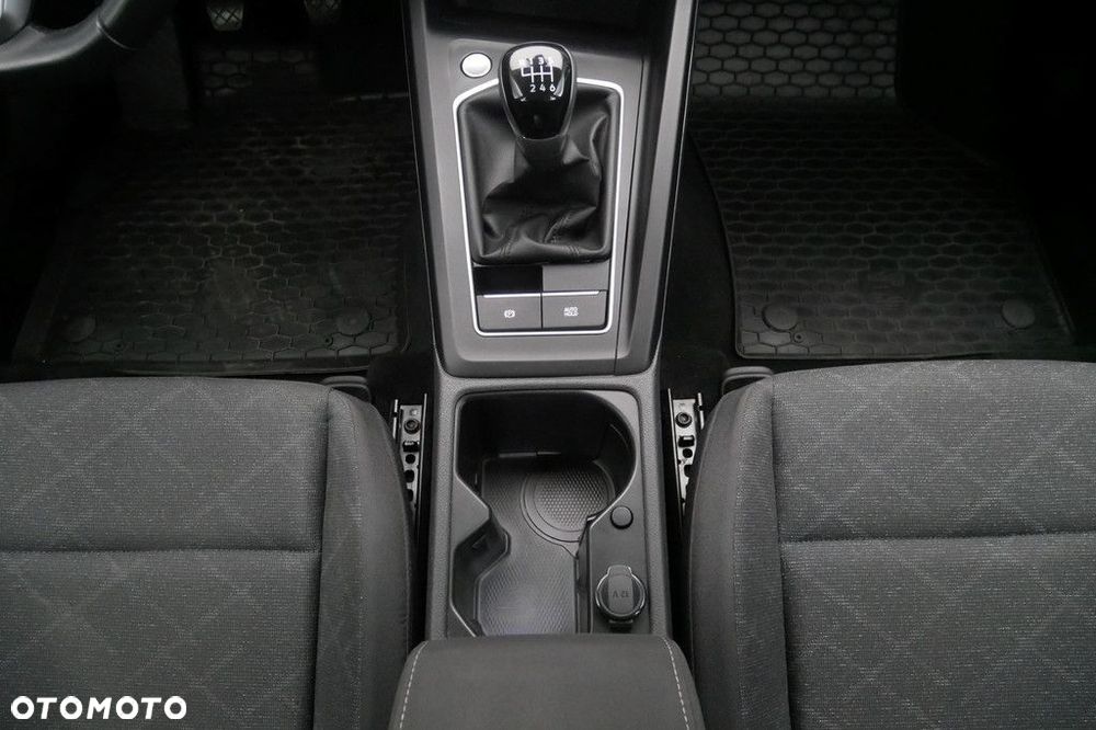 Volkswagen Golf Variant - 11