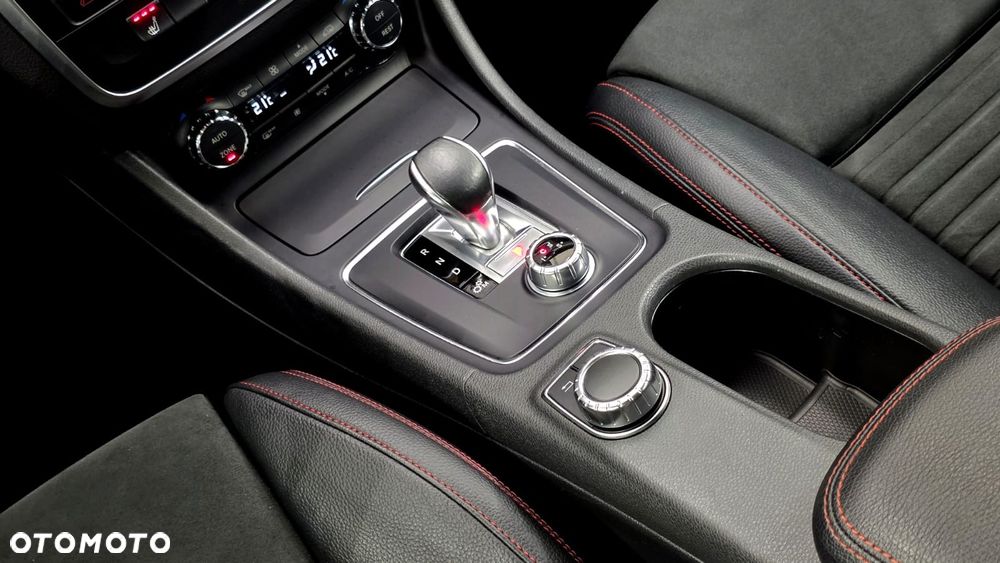 Mercedes-Benz GLA AMG 45 4-Matic - 28