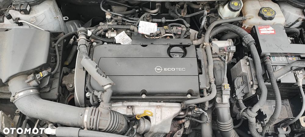 Opel Astra 1.6 Turbo Edition - 26