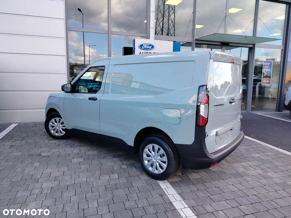 Ford Transit Courier - 2