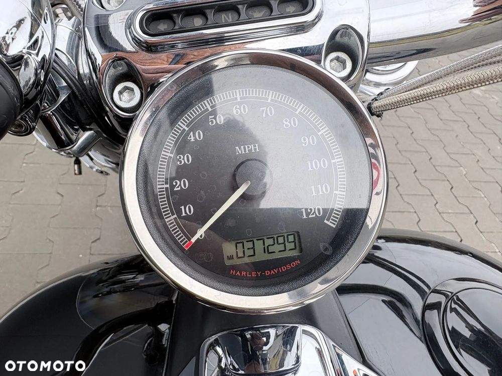 Harley-Davidson Softail Breakout - 18