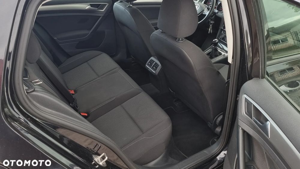 Volkswagen Golf - 14