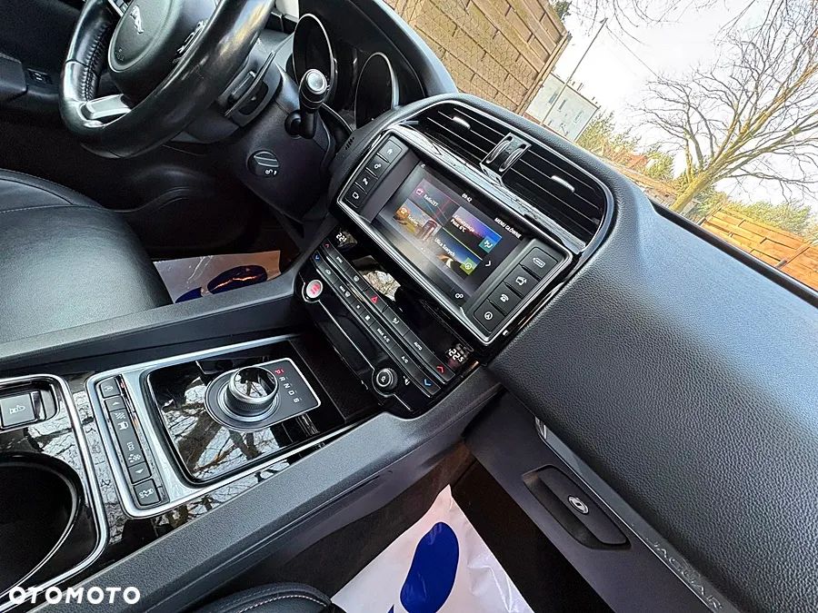 Jaguar F-Pace 20d AWD Prestige - 27